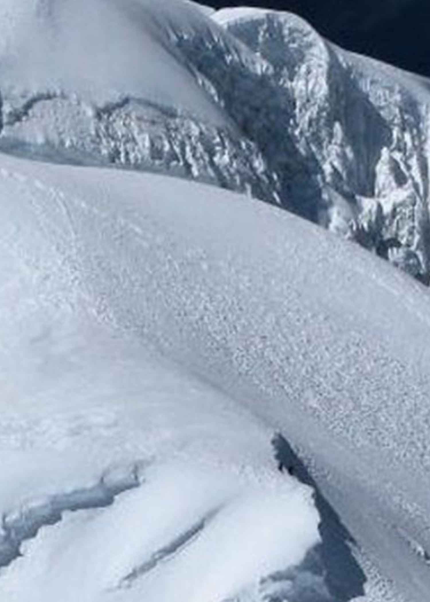 Baruntse Peak Climbing
